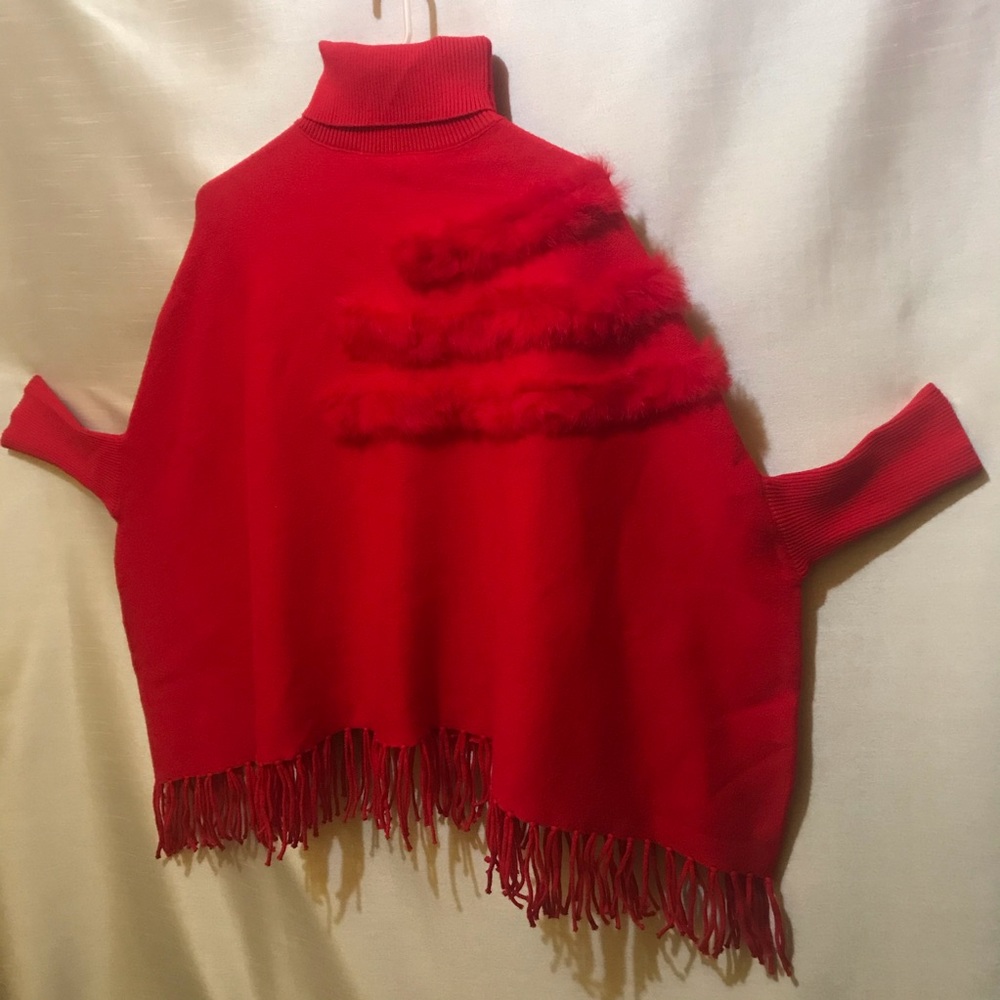 Turtleneck sweater poncho with Rabbit fur detail❤️
